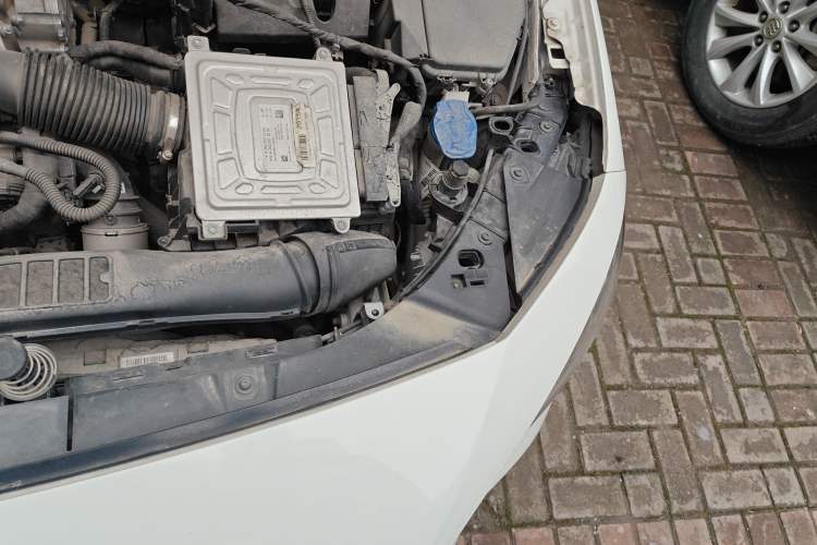 Used Mercedes-Benz A-Class 2020 Restyled A 200 L Sport Sedan Fashion Version Engine Bay Left