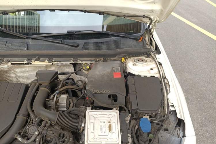 Used Mercedes-Benz A-Class 2020 Second Facelift A 180 L Sport Sedan Engine Bay Left