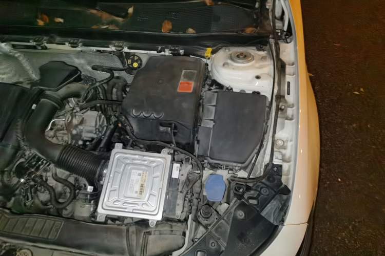 Used Mercedes-Benz A-Class 2020 A 200 L Engine Bay Left