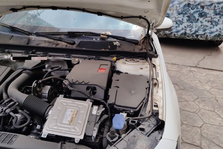 Used Mercedes-Benz A-Class 2020 A 200 L Sport Sedan Engine Bay Left
