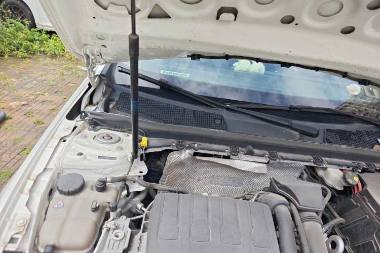 Used Mercedes-Benz A-Class 2020 Restyled A 200 L Sport Sedan Fashion Version Engine Bay Right