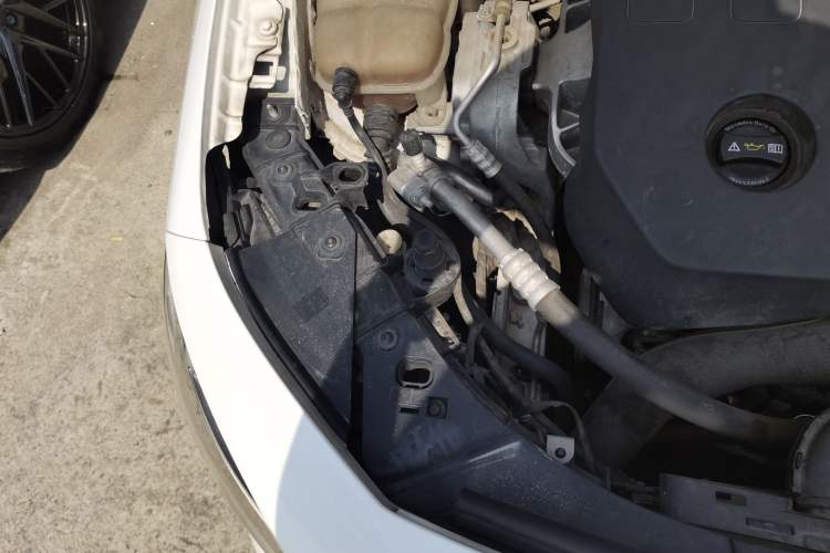 Used Mercedes-Benz A-Class 2020 A 200 L Sport Sedan Engine Bay Right