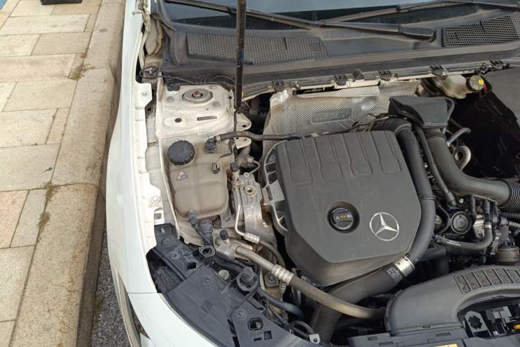 Used Mercedes-Benz A-Class 2020 Restyled A 200 L Sport Sedan Fashion Version Engine Bay Right