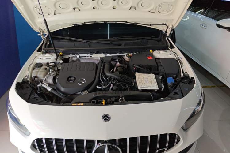 Used Mercedes-Benz A-Class 2020 Restyled A 200 L Sport Sedan Fashion Version Engine Bay