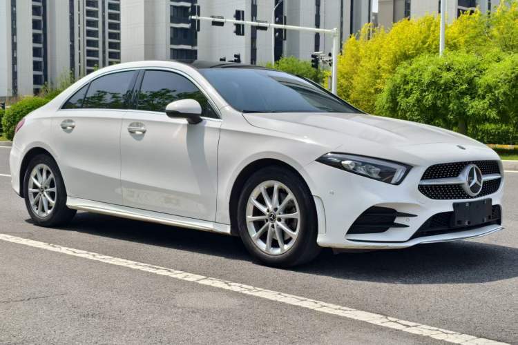 Used Mercedes-Benz A-Class 2020 Restyled A 200 L Sport Sedan Fashion Version Exterior 2