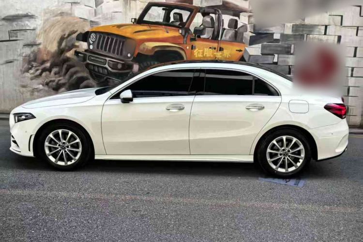 Used Mercedes-Benz A-Class 2020 Restyled A 200 L Sport Sedan Fashion Version Exterior 3