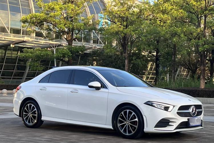 Used Mercedes-Benz A-Class 2020 Restyled A 200 L Sport Sedan Fashion Version Exterior 3