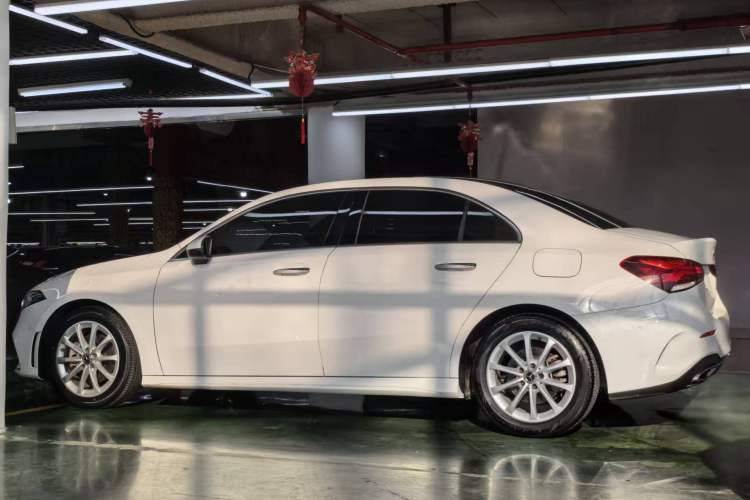 Used Mercedes-Benz A-Class 2020 Restyled A 200 L Sport Sedan Fashion Version Exterior 3