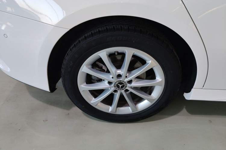 Used Mercedes-Benz A-Class 2020 Restyled A 200 L Sport Sedan Fashion Version Exterior 4
