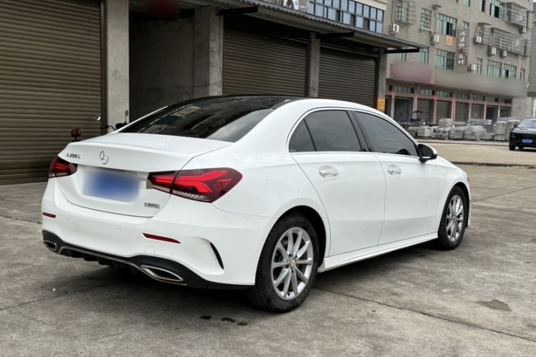 Used Mercedes-Benz A-Class 2020 Restyled A 200 L Sport Sedan Fashion Version Exterior 4