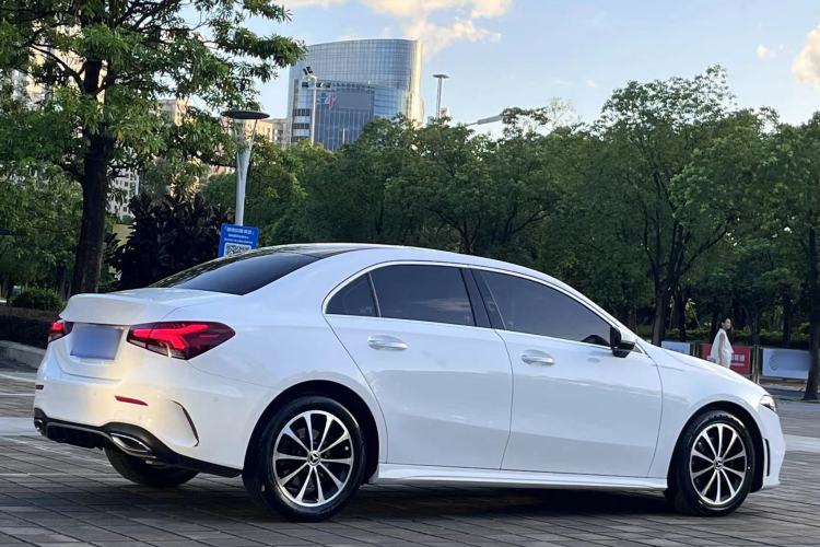 Used Mercedes-Benz A-Class 2020 Restyled A 200 L Sport Sedan Fashion Version Exterior 4