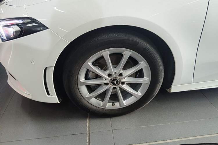 Used Mercedes-Benz A-Class 2020 Restyled A 200 L Sport Sedan Fashion Version Exterior 4