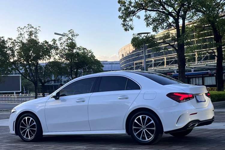 Used Mercedes-Benz A-Class 2020 Restyled A 200 L Sport Sedan Fashion Version Exterior 5