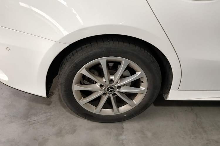 Used Mercedes-Benz A-Class 2020 Restyled A 200 L Sport Sedan Fashion Version Exterior 5
