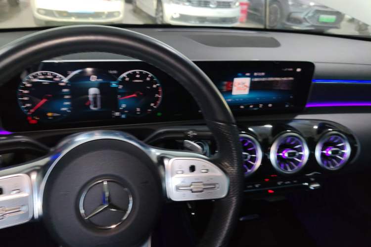Used Mercedes-Benz A-Class 2020 Restyled A 200 L Sport Sedan Fashion Version Gear Lever