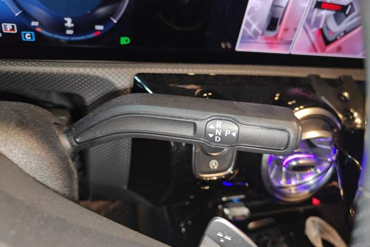 Used Mercedes-Benz A-Class 2020 Restyled A 200 L Sport Sedan Fashion Version Gear Lever