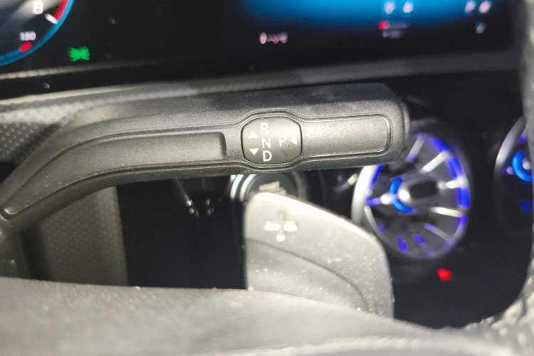 Used Mercedes-Benz A-Class 2020 Restyled A 200 L Sport Sedan Fashion Version Gear Lever