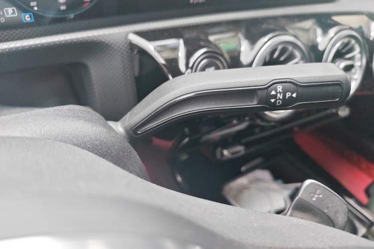 Used Mercedes-Benz A-Class 2020 Restyled A 200 L Sport Sedan Fashion Version Gear Lever