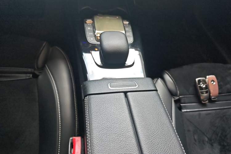 Used Mercedes-Benz A-Class 2020 Restyled A 200 L Sport Sedan Fashion Version Gear Lever