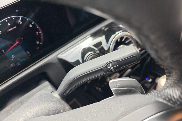 Used Mercedes-Benz A-Class 2020 Restyled A 200 L Sport Sedan Fashion Version Gear Lever