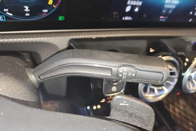 Used Mercedes-Benz A-Class 2020 Facelift A 180 L Sport Sedan Special Configuration Gear Lever