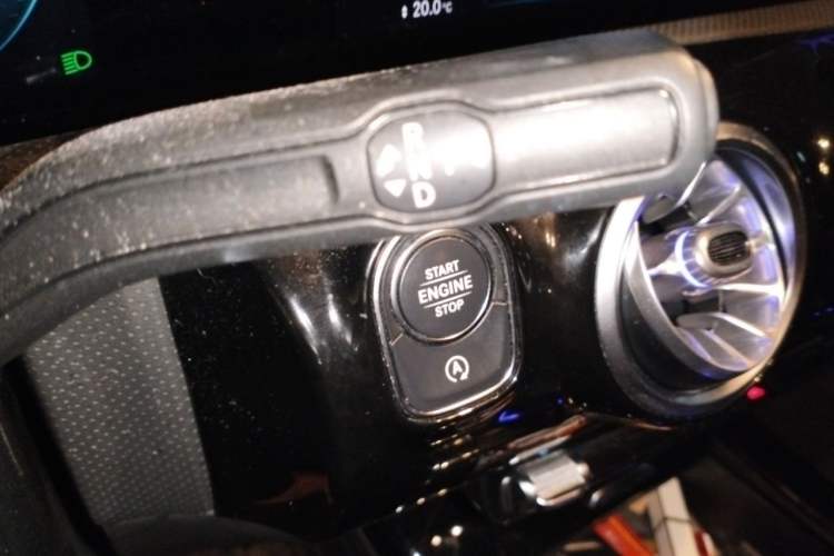 Used Mercedes-Benz A-Class 2020 Restyled A 200 L Sport Sedan Fashion Version Gear Lever