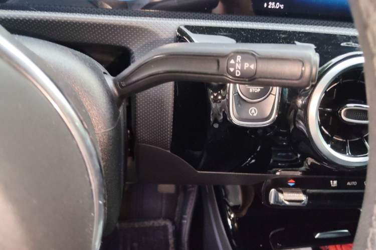 Used Mercedes-Benz A-Class 2020 Facelift A 180 L Sport Sedan Special Configuration Gear Lever
