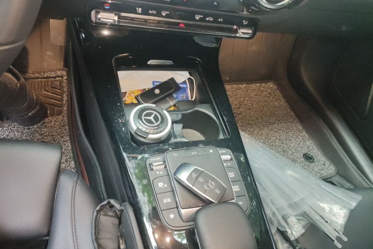 Used Mercedes-Benz A-Class 2020 Restyled A 200 L Sport Sedan Fashion Version Gear Lever