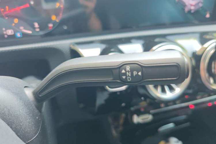 Used Mercedes-Benz A-Class 2020 Restyled A 200 L Sport Sedan Fashion Version Gear Lever
