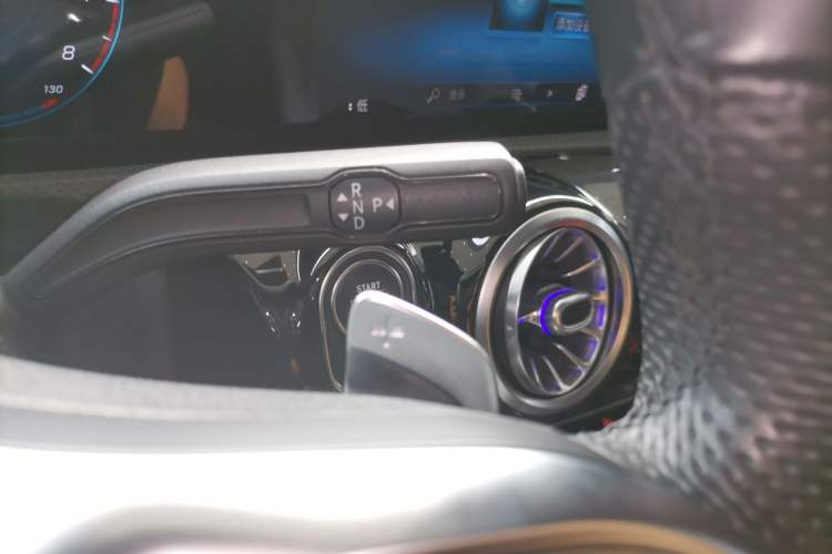 Used Mercedes-Benz A-Class 2020 Restyled A 200 L Sport Sedan Fashion Version Gear Lever