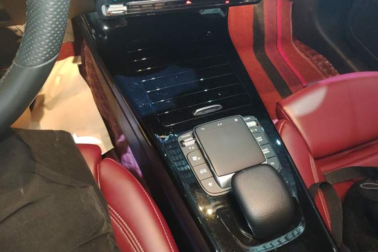 Used Mercedes-Benz A-Class 2020 Restyled A 200 L Sport Sedan Fashion Version Gear Lever