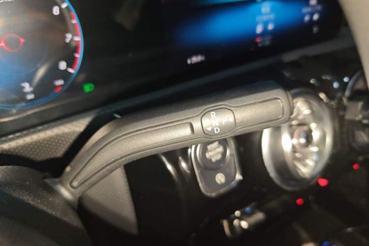 Used Mercedes-Benz A-Class 2020 Restyled A 200 L Sport Sedan Fashion Version Gear Lever