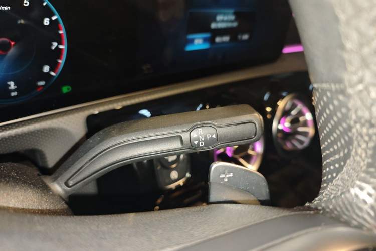 Used Mercedes-Benz A-Class 2020 Restyled A 200 L Sport Sedan Fashion Version Gear Lever