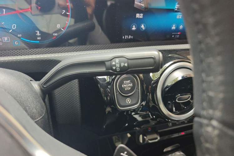 Used Mercedes-Benz A-Class 2020 Facelift A 180 L Sport Sedan Special Configuration Gear Lever