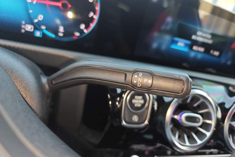 Used Mercedes-Benz A-Class 2020 Restyled A 200 L Sport Sedan Fashion Version Gear Lever