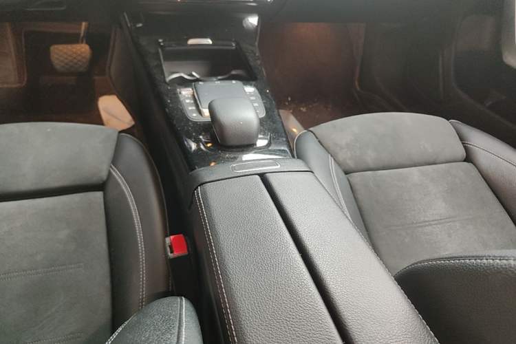 Used Mercedes-Benz A-Class 2020 Restyled A 200 L Sport Sedan Fashion Version Gear Lever