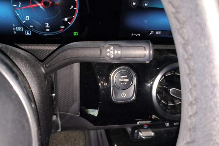 Used Mercedes-Benz A-Class 2020 Facelift A 180 L Sport Sedan Special Configuration Gear Lever