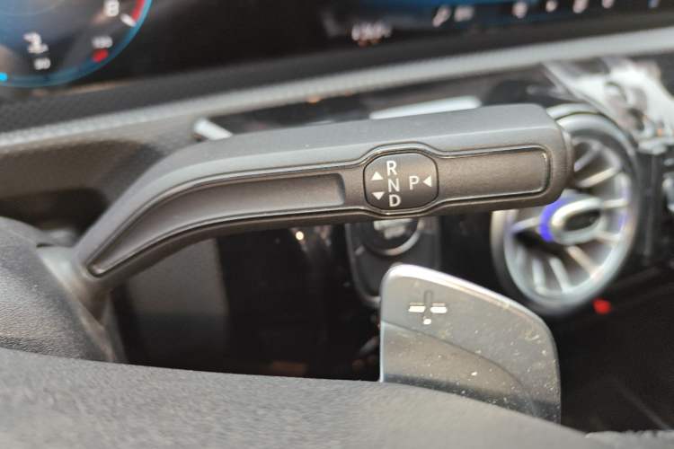 Used Mercedes-Benz A-Class 2020 Restyled A 200 L Sport Sedan Fashion Version Gear Lever