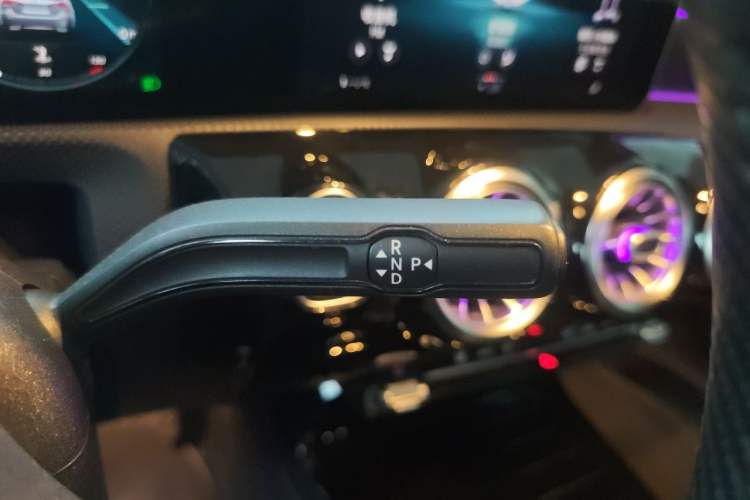 Used Mercedes-Benz A-Class 2020 Restyled A 200 L Sport Sedan Fashion Version Gear Lever