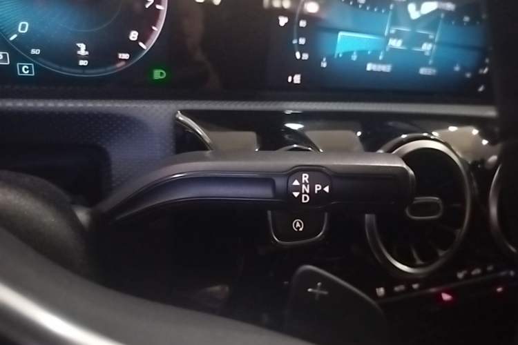 Used Mercedes-Benz A-Class 2020 Facelift A 180 L Sport Sedan Special Configuration Gear Lever