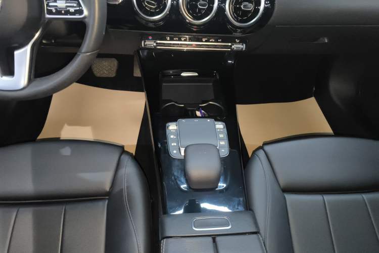 Used Mercedes-Benz A-Class 2020 Second Facelift A 180 L Sport Sedan Gear Lever