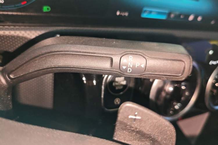 Used Mercedes-Benz A-Class 2020 Second Facelift A 180 L Sport Sedan Gear Lever
