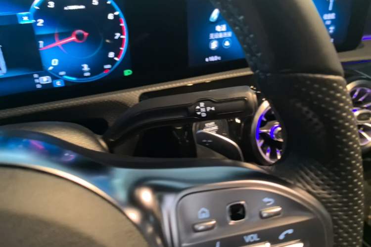 Used Mercedes-Benz A-Class 2020 Restyled A 200 L Sport Sedan Fashion Version Gear Lever