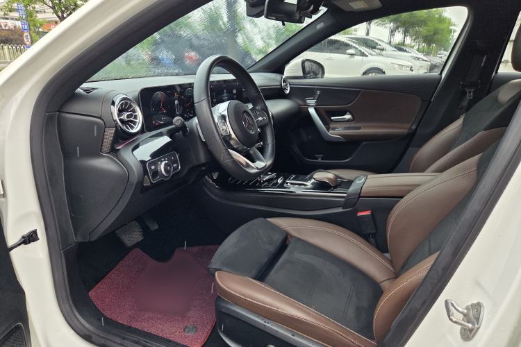 Used Mercedes-Benz A-Class 2020 Restyled A 200 L Sport Sedan Fashion Version Interior 1