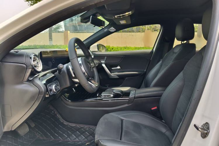 Used Mercedes-Benz A-Class 2020 Restyled A 200 L Sport Sedan Fashion Version Interior 1