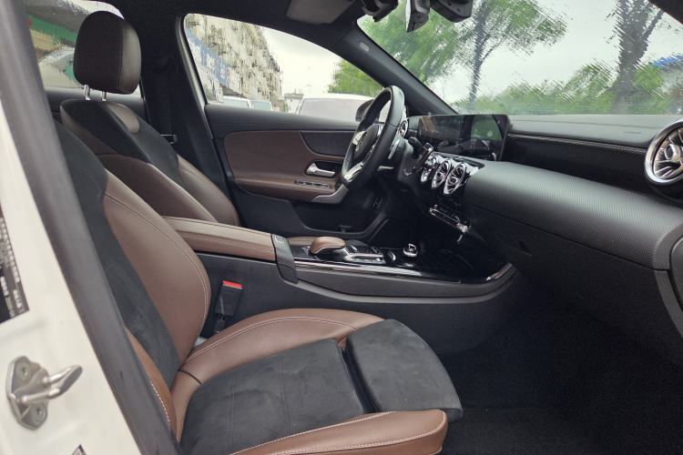 Used Mercedes-Benz A-Class 2020 Restyled A 200 L Sport Sedan Fashion Version Interior 2