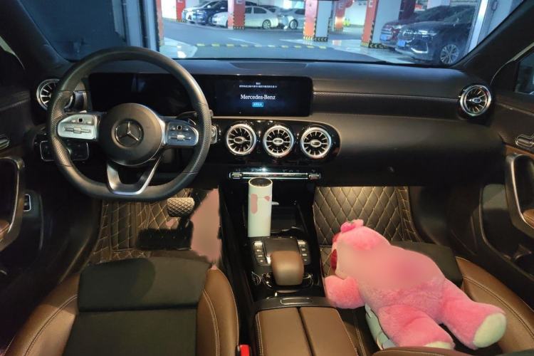 Used Mercedes-Benz A-Class 2020 Restyled A 200 L Sport Sedan Fashion Version Interior 2