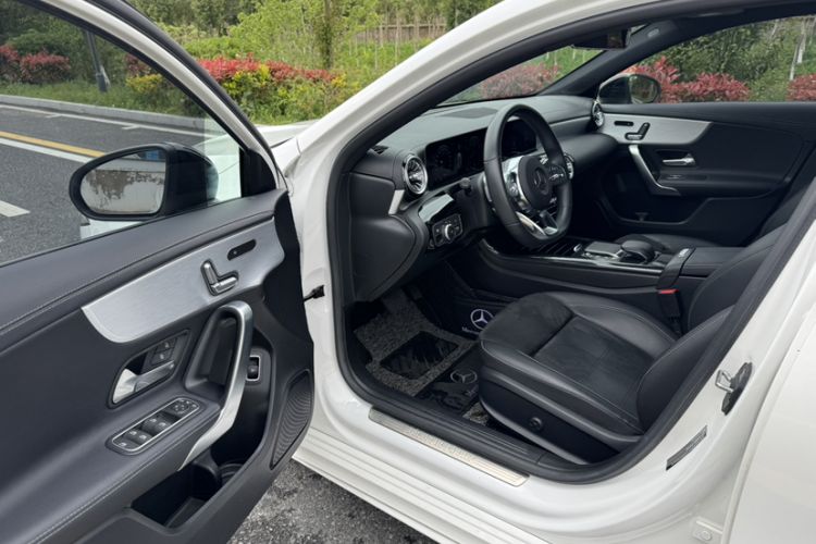 Used Mercedes-Benz A-Class 2020 Restyled A 220 L 4MATIC Sports Sedan Interior 3