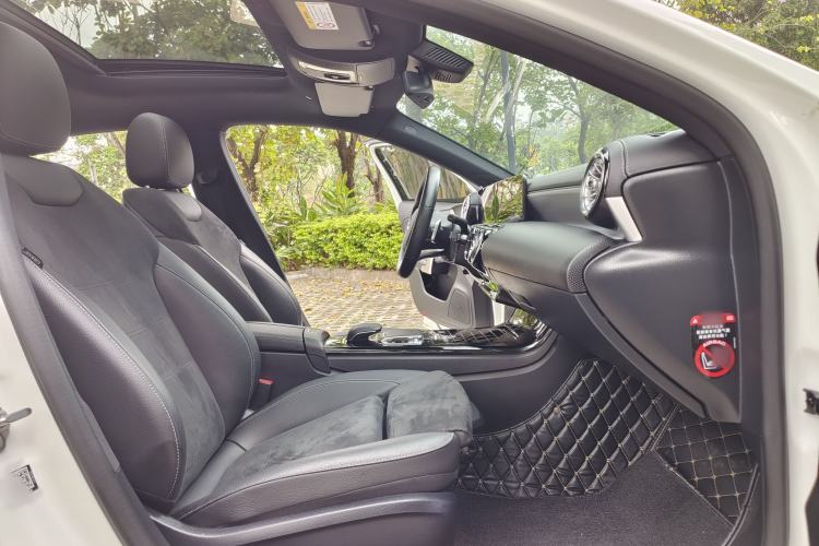 Used Mercedes-Benz A-Class 2020 A 220 L 4MATIC Sport Sedan Interior 3