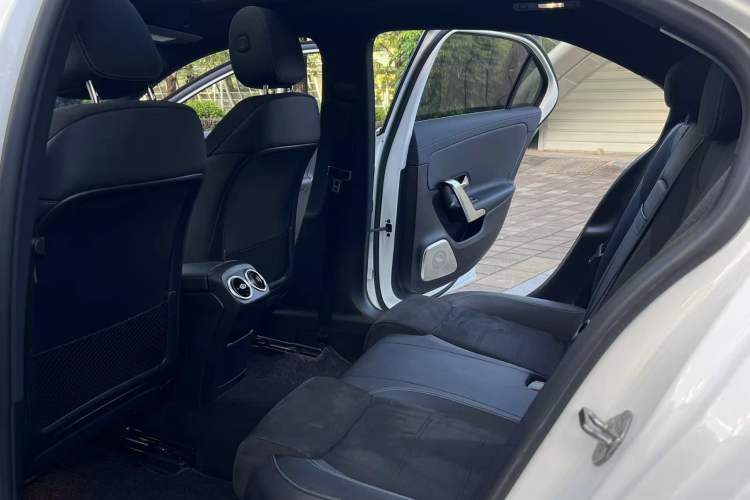 Used Mercedes-Benz A-Class 2020 Restyled A 200 L Sport Sedan Fashion Version Interior 3